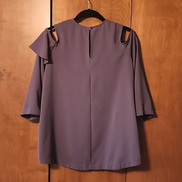 Open shoulder 3/4 sleeve blouse - Picture 2 of 3